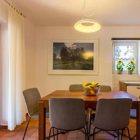 Holiday home Cadetta Liznjan